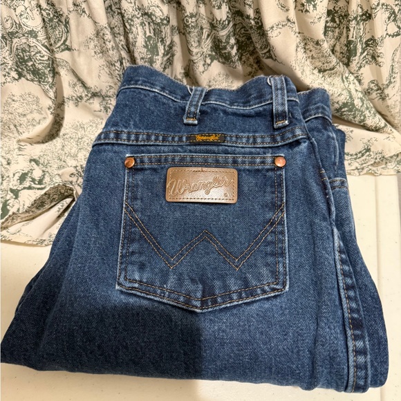Wrangler Other - Wrangler Mens Jeans 32 x 33 Classic Indigo Straight Jeans